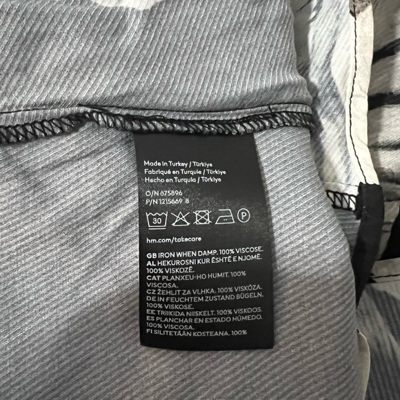 H&M Midi Dress Floral Printed Long Sleeves Viscose Women's Small Black Brand New - Picture 6 of 11